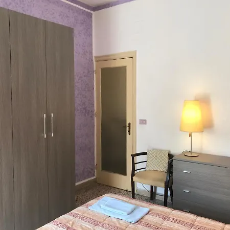 La Stanza Di Andrea - Solo Per Turisti - For Tourists Only Guest house