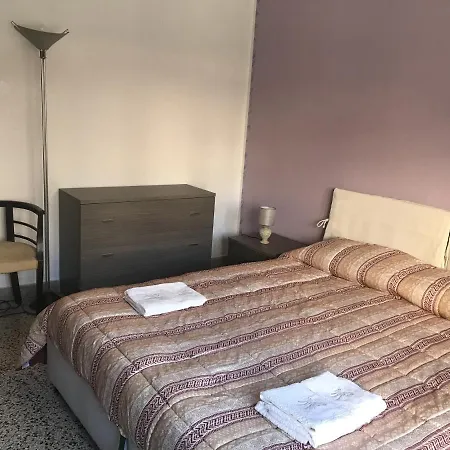 La Stanza Di Andrea - Solo Per Turisti - For Tourists Only Guest house *